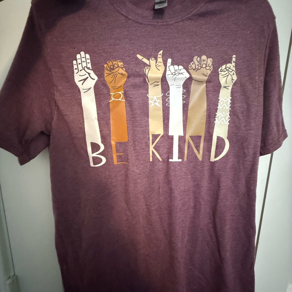 Gildan NEVER WORN 'Be Kind' Graphic Tee